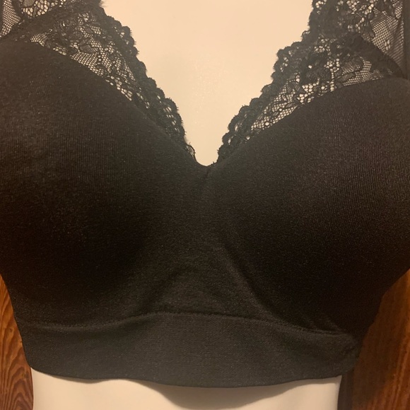 NWOT Lightly Padded No Underwire Bra - Picture 3 of 10